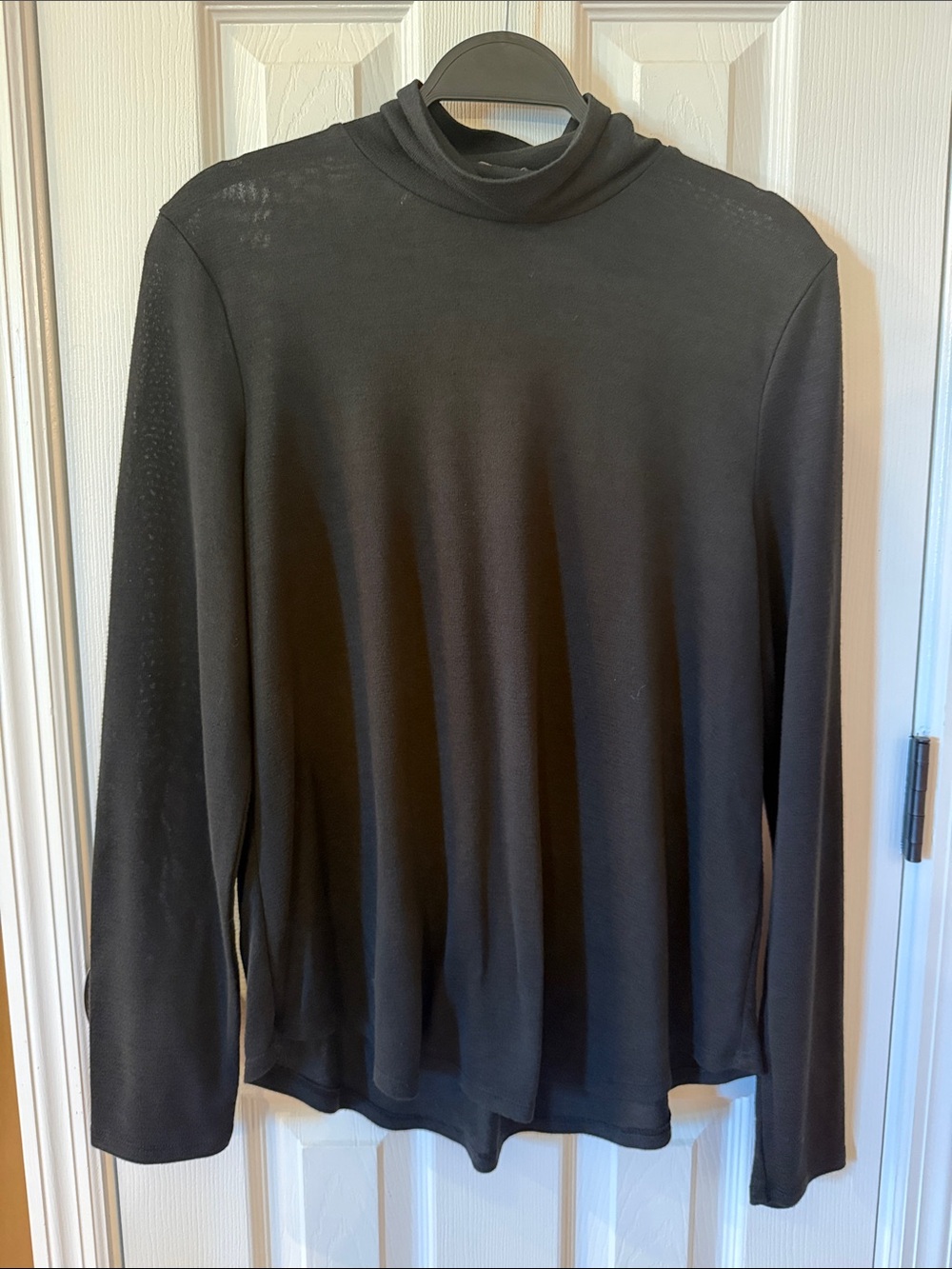 Banana Republic Women’s Lightweight Black Long-Sleeve Mock Neck Sweater